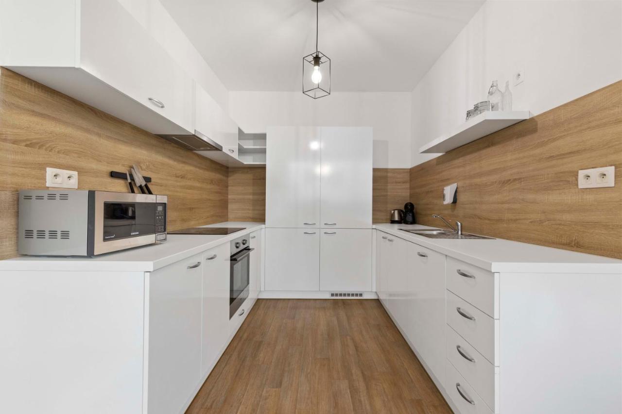Lam Moon - Ac - Terrace Apartment Братислава Екстериор снимка