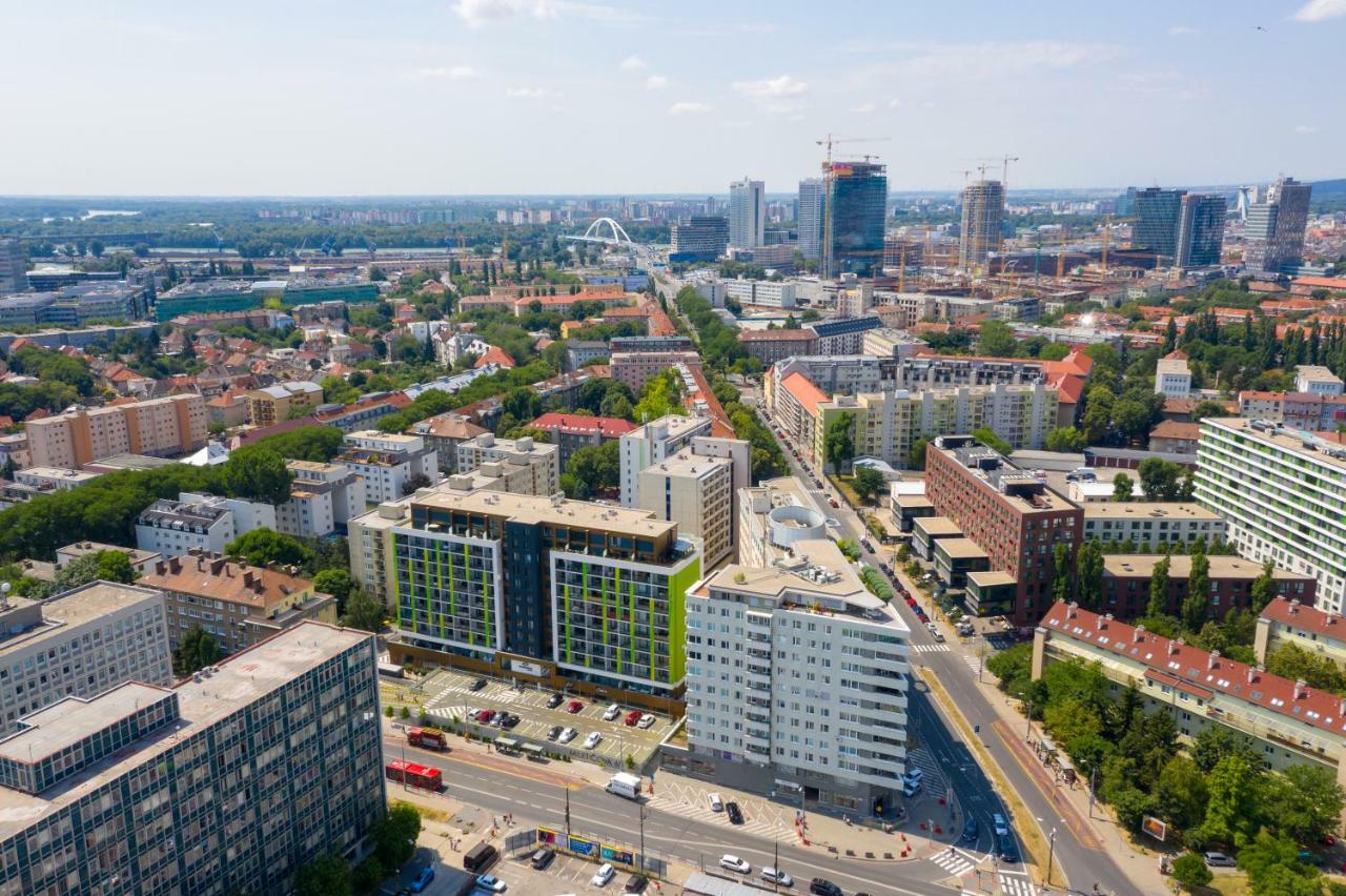 Lam Moon - Ac - Terrace Apartment Братислава Екстериор снимка